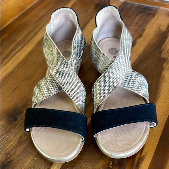 Eric Michael Black and Gold Sandals with Metallic Finish - Picture 1 of 7
